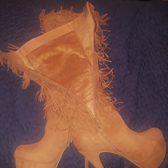 Camel color knee high fringe Boots 9 - Picture 2 of 3